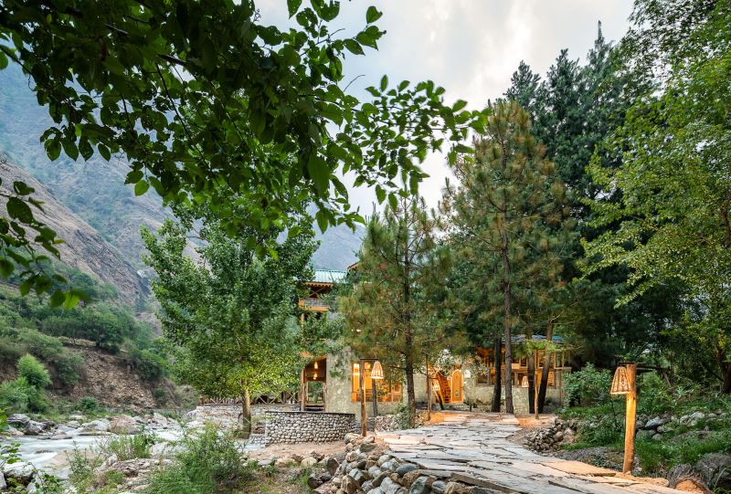 tirthan valley retreat by The bliss from within